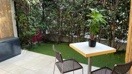 Villeneuve Loubet Beach Apartamento | Studio proche plage avec jardinet et parking - Casa Garcia