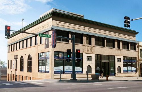 Downtown - Waterfront Apartamento | Studio Queen Suite - Spectacular Views of Downtown Duluth's Superior Street