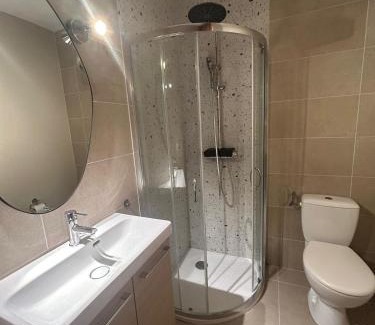 Cap-d'Antibes Apartamento | Studio rénové à 100 mètres de la plage