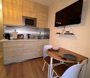Cap-d'Antibes Apartamento | Studio rénové à 100 mètres de la plage