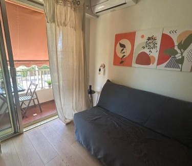 Cap-d'Antibes Apartamento | Studio rénové à 100 mètres de la plage