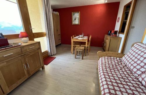 Vallandry Apartamento | Studio rénové de 26 m² pour 4 pers avec balcon, accès pistes, animaux admis - Vallandry - FR-1-757-116
