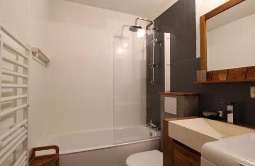 Les Carroz-d'Araches Apartamento | Studio rénové cosy, 4 pers, au pied des pistes, balcon ouest, proche commerces, parking inclus - FR-1-572-66