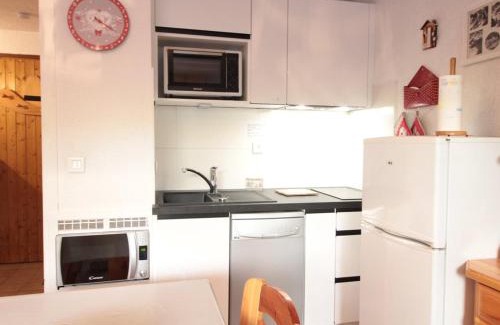 Les Carroz-d'Araches Apartamento | Studio rénové pour 4 personnes, centre station, proche pistes et commodités - FR-1-572-24