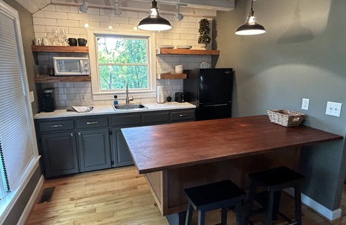 Jonesville Apartamento | Studio Rental in Elkin, Yadkin Valley Wine Region