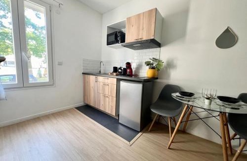 Chatellerault Apartamento | Studio Rio - Confortable avec jardin d'été I proche gare et centre