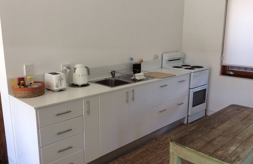 Bowral Apartamento | Studio Rouge en el corazón del viejo Bowral, a solo minutos a pie de tiendas y restaurantes