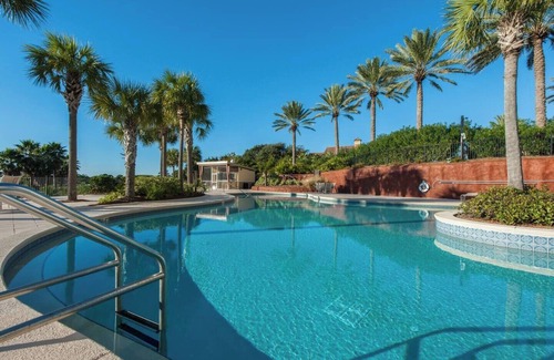 Four Mile Village Condominio | 6402 @ Luau! Sleeps 4! Resort Pool! Walk 2 beach!
