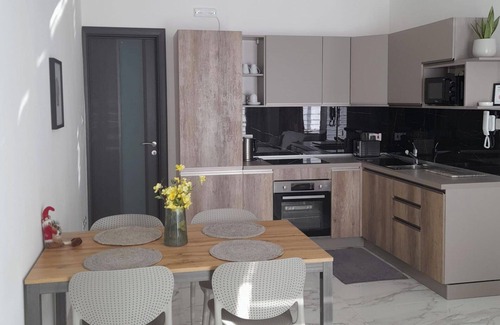 Qawra Apartamento | Studio - Sleeps 2 - Balcony - 5 Min Walk To Beach