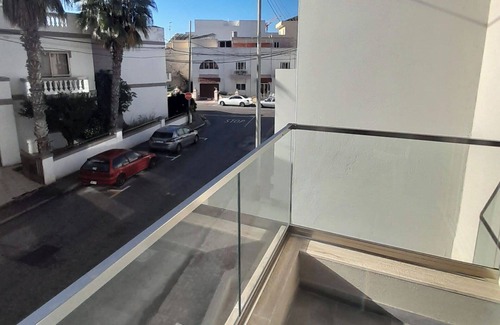 Qawra Apartamento | Studio - Sleeps 2 - Balcony - 5 Min Walk To Beach