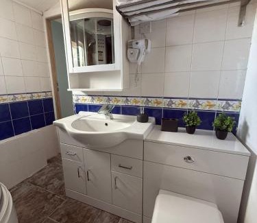 Birmingham Apartamento | Studio- Sleeps 2- Free WiFi- Luxury Shower