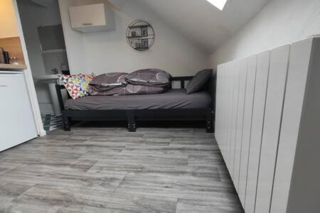Valenciennes Apartamento | Studio "Sous les toits", Proche Hyper Centre et Commerces !