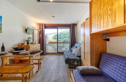 Le Corbier Apartamento | Studio Soyouz Vanguard-63 by Interhome