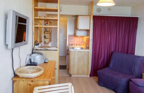 Le Corbier Apartamento | Studio Soyouz Vanguard-81 by Interhome