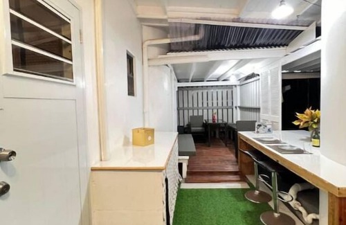St. John's Apartamento | Studio- Spacious garden area / on-site car rental