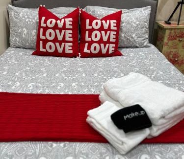 College Terrace Apartamento | Studio- Steps from Stanford & Close to Everything!