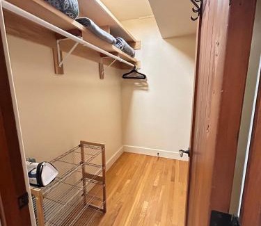 College Terrace Apartamento | Studio- Steps from Stanford & Close to Everything!