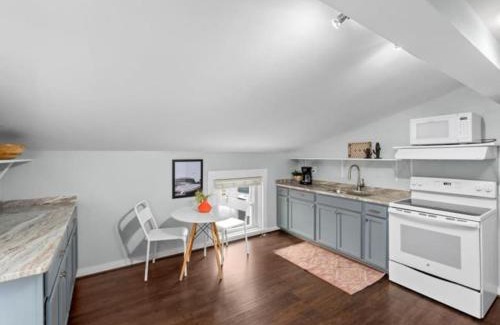 Cincinnati Apartamento | Studio steps to Soccer and OTR and Downtown