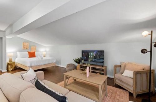 Cincinnati Apartamento | Studio steps to Soccer and OTR and Downtown
