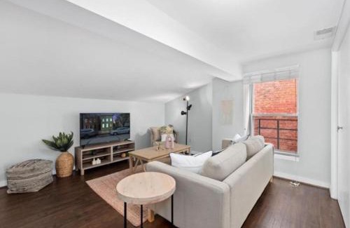 Cincinnati Apartamento | Studio steps to Soccer and OTR and Downtown