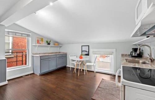 Cincinnati Apartamento | Studio steps to Soccer and OTR and Downtown