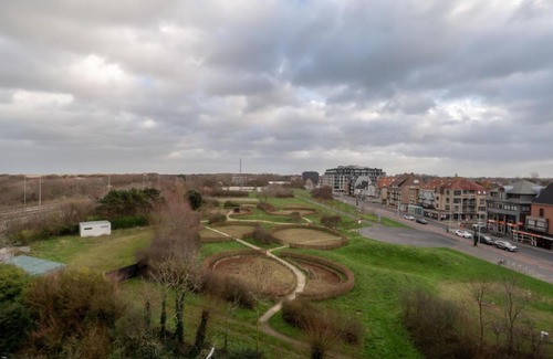 Bredene Apartamento | Studio Studio 502 by Interhome