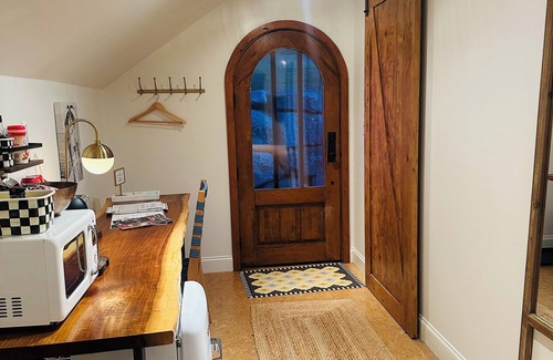 Lititz Apartamento | Studio style loft with a view in charming Lititz