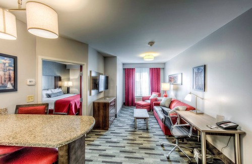 Columbus Apartamento | ¡Suite Studio a solo 1 milla de OSU! El | Piscina cubierta + centro de negocios las 24 horas