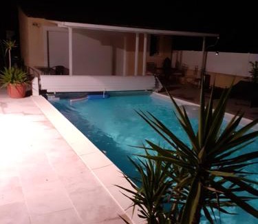 Manosque Casa | Studio sympa meublé avec parking privé et piscine