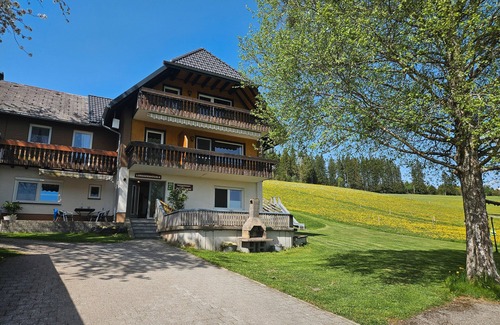 Titisee-Neustadt Apartamento | Estudio 'Talblick' con vistas a la montaña, terraza compartida y Wi-Fi