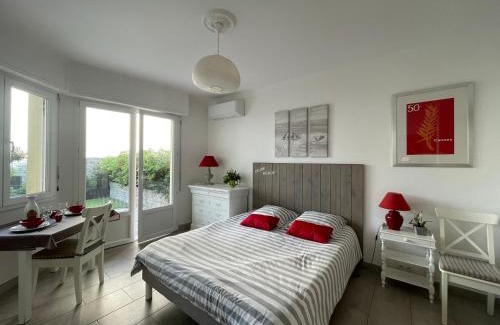 Riou - Petit Juas - Av de Grasse Apartamento | Studio Terrasse