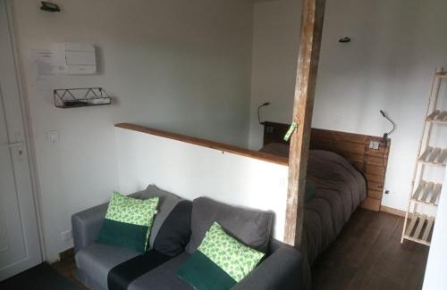 Salles-en-Toulon Apartamento | Studio thème Dublin à Valdivienne