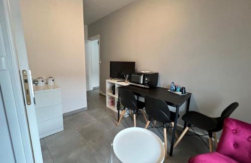 Meaux Apartamento | Studio TK8 - Centre-Ville Meaux - Proche Disneyland