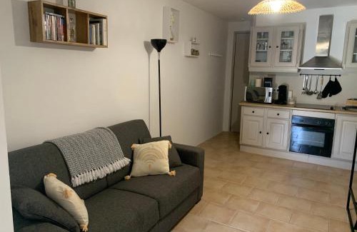Aregno Apartamento | Studio tout équipé de 27m2, à 100m de la mer, et 500m des commerces
