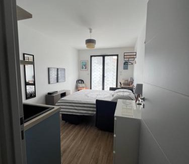 Angoulins Apartamento | Studio tout confort climatisé avec jardinet, en centre bourg, proche plage, mer, La Rochelle et Chatelaillon