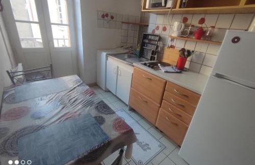 Nevers Apartamento | Studio tout confort- wifi- Gare-Le Train Bleu 1