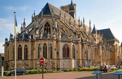 Nevers Apartamento | Studio tout confort- wifi- Gare-Le Train Bleu 1