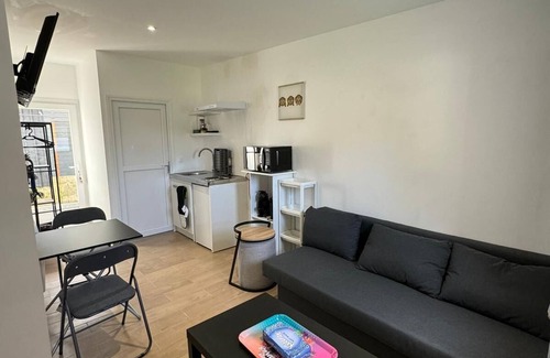 Sevran Casa | Studio Très Confortable Avec Grand Jardin Pour Stationner Véhicule Transports