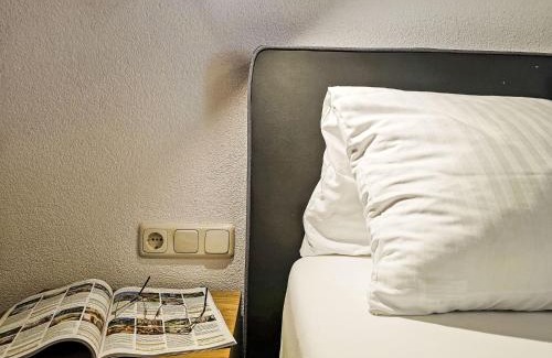 See Apartamento | Studio Trisanna by Interhome