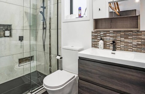 Christchurch Casa | Studio Unit with Spa Bath