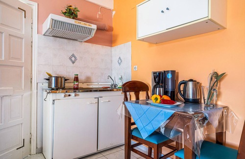 Vathy Apartamento | Estudio 'Veronis 1' con vistas al mar, piscina compartida y Wi-Fi