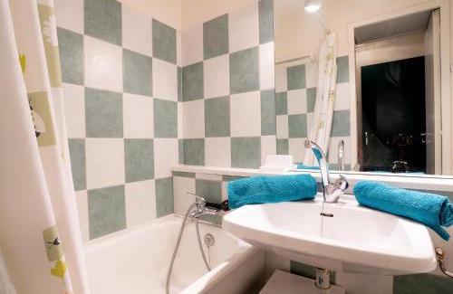 Le Corbier Apartamento | Studio Vostok Zodiaque-27 by Interhome