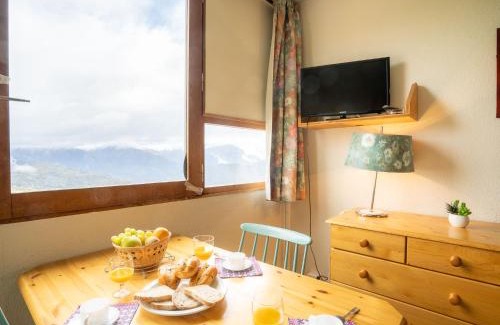 Le Corbier Apartamento | Studio Vostok Zodiaque-27 by Interhome