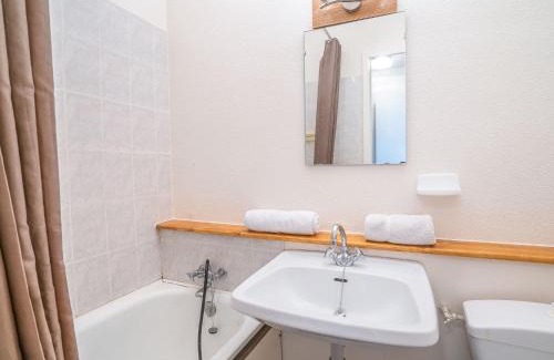 Le Corbier Apartamento | Studio Vostok Zodiaque-34 by Interhome