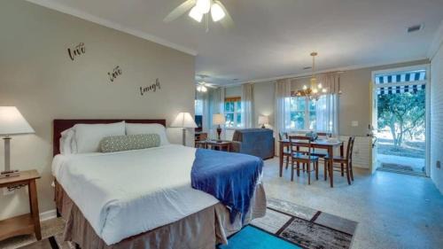 Thunderbolt Casa | Studio w Gazebo & Pool-Swanky Savannah Style