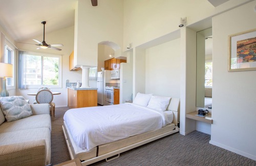 Del Mar Hotel | Studio w/Kitchen | Pool | Free Parking | Del Mar Beach Access