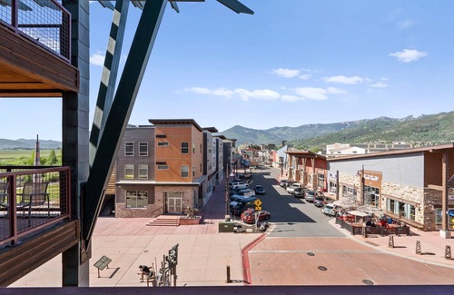 Kimball Junction Condominio | Studio w/Private Hot Tub, Great Views, Fireplace & King Bed | Walk to Dining