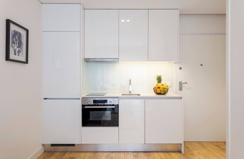 Campanha Apartamento | HostWise – Studio w/ Terrace, Pool and Gym by Dragão