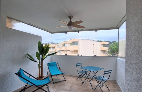 Mandelieu-La-Napoule Apartamento | Studio with pool at the foot of Esterel