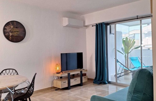 Mandelieu-La-Napoule Apartamento | Studio with pool at the foot of Esterel